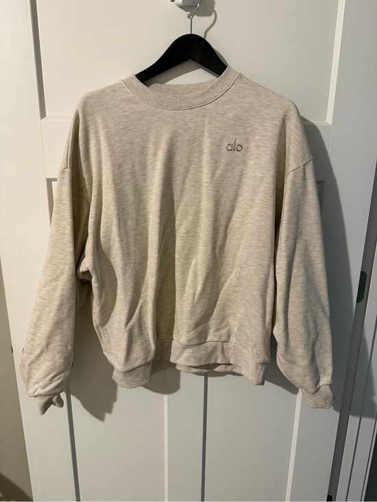 ALO Yoga Jackets & Blazers - ALO Yoga Crewneck Sweatshirt in Oatmeal Heather